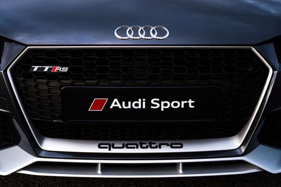 Детали экстерьера Audi TT RS Coupe (8S) 2017 года  (ZA) (фото 15 из 16)